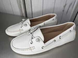 Veronica Beard Pebble Leather Jia White Boat Driving Moccasin Shoes Size 7